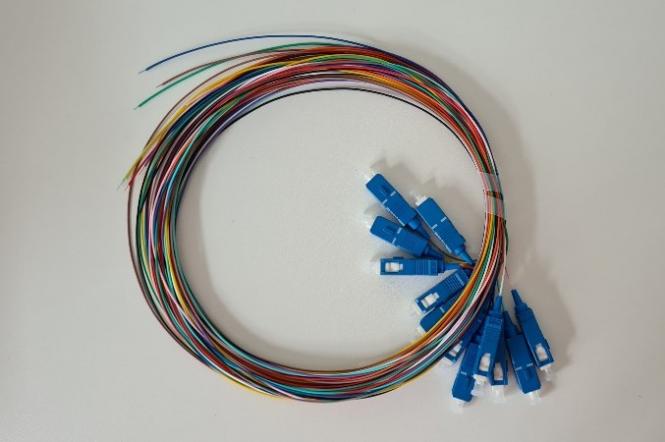 Fibre pigtail SC 9/125µm OS2 0,9mm LSZH / set de 12 couleurs, 2m 