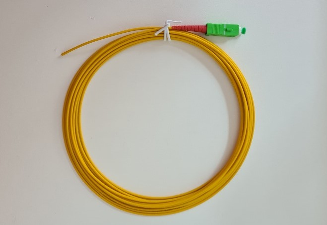 Simplex Pigtail SC/APC8°, 9/125µ 5m, LSZH, OS2, jaune, 2,0mm 